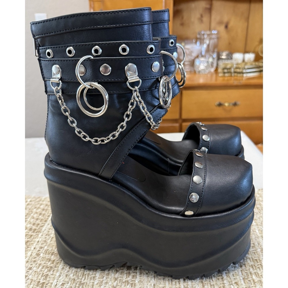 Demonia Wave 22 Black Chunky Platform Wedge Boots Size 7